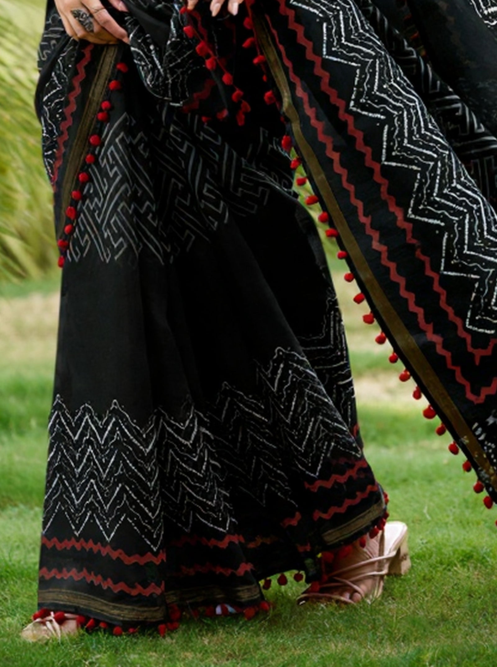 Mal Mal Cotton Saree with Stylish Pum Pum Border