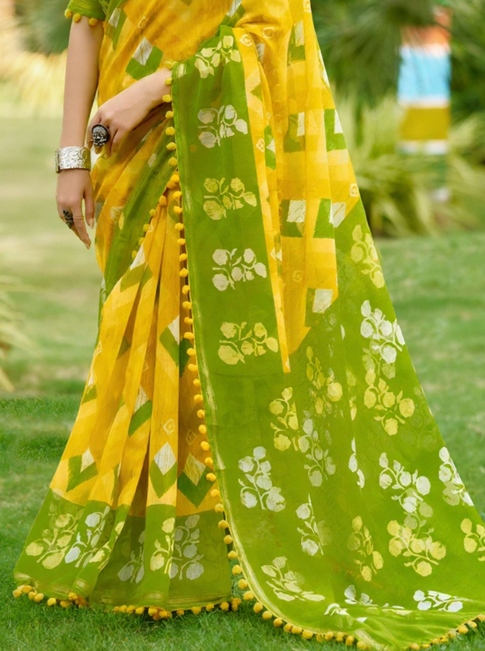 Mal Mal Cotton Saree with Stylish Pum Pum Border