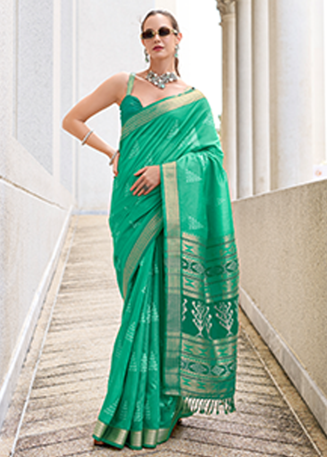 Ikkat Weaving, Reyon silk Contrast pallu Saree (Green)