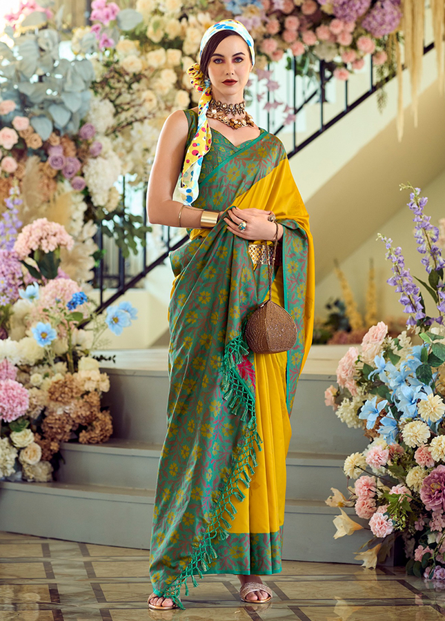 Ikkat Border, Soft silk Contrast pallu Saree (Yellow)