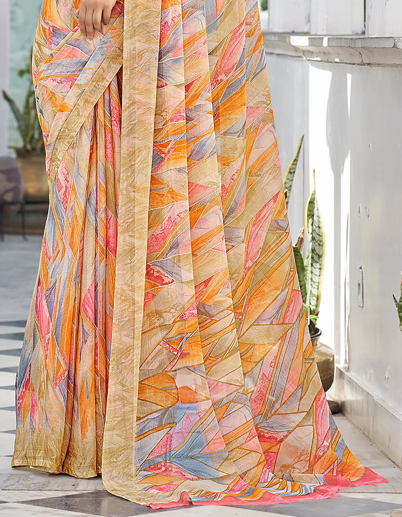 Geometric Print, Graphic Print Bollywood Chiffon, Georgette Saree (Orange)