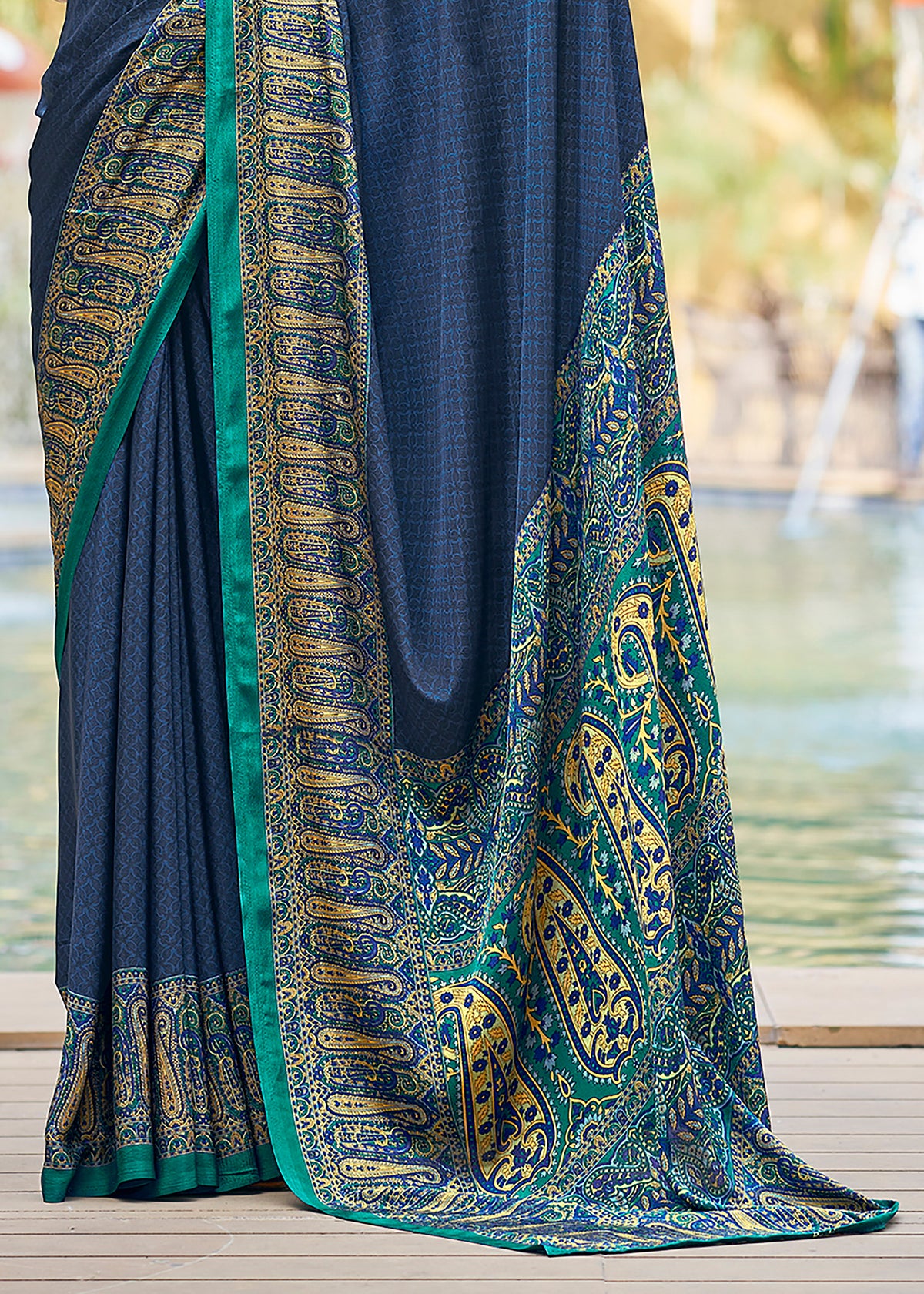 Plain Self Printed, Italian Silk Crape Saree With Contrast Pallu (Royal Blue )