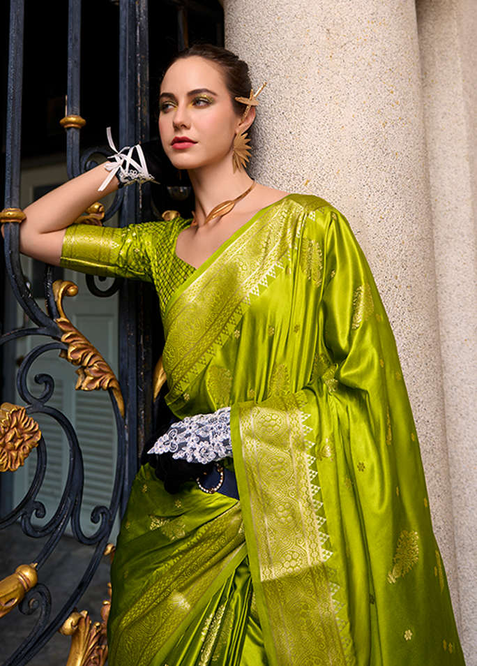 Weaving,Rich Pallu,Satin Mungha Silk Saree (Green)