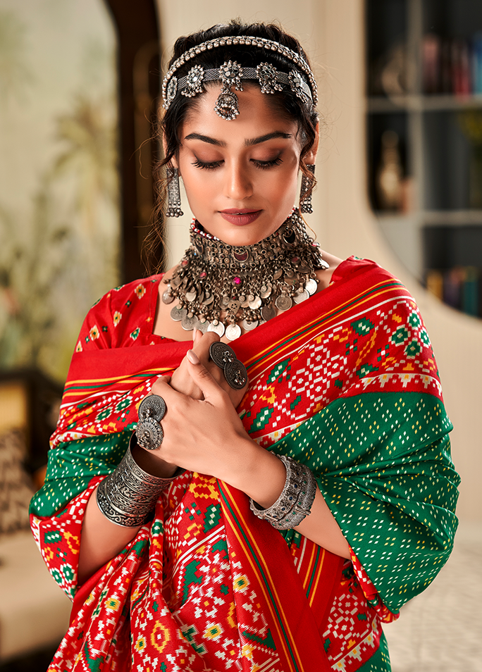 Bandhan Patola, Handloom Silk Saree (Dark Green & Red)