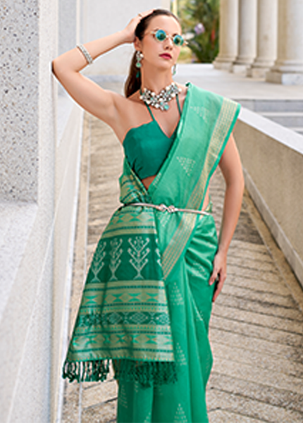 Ikkat Weaving, Reyon silk Contrast pallu Saree (Green)