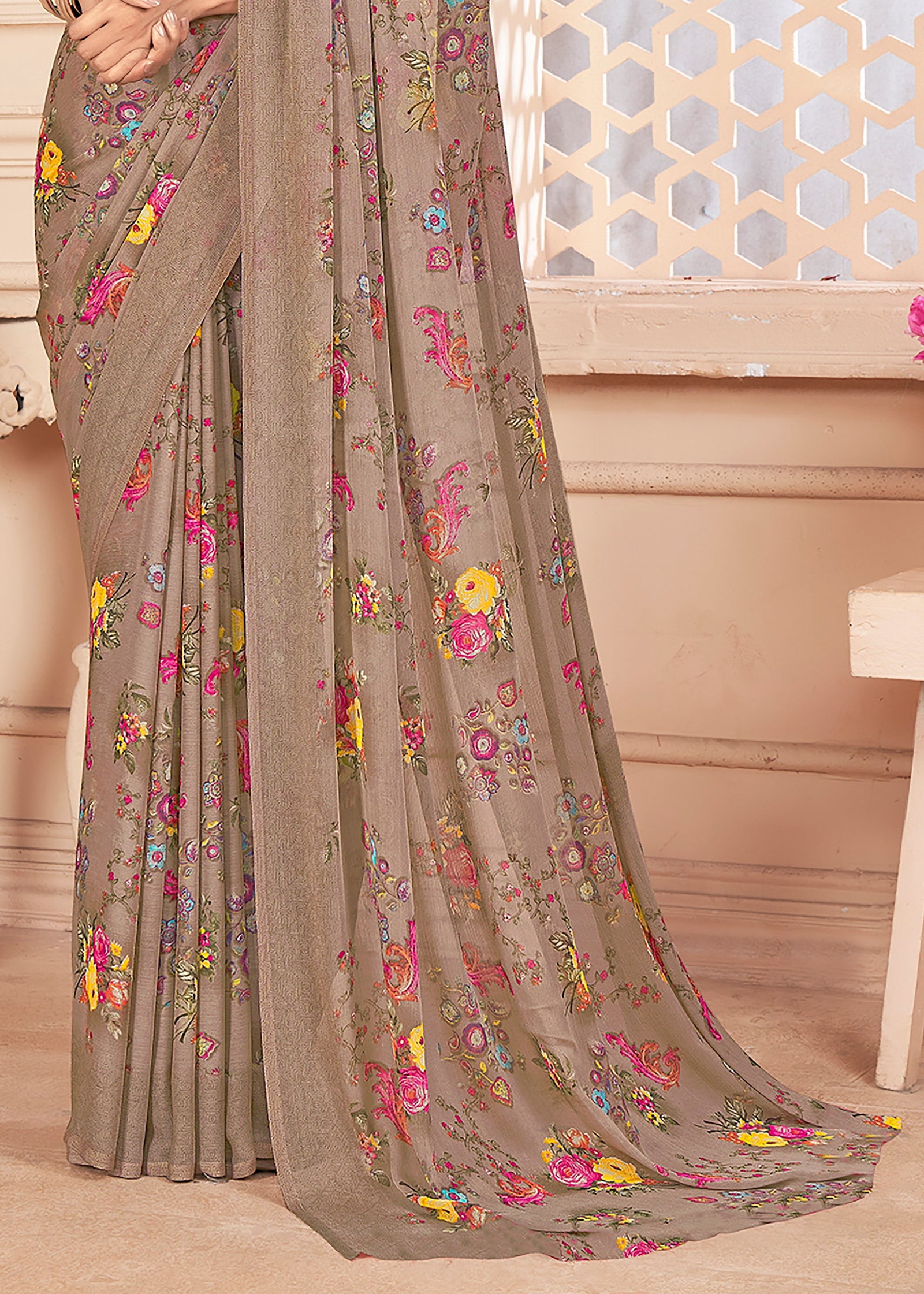 Floral Print Daily Wear Chiffon Saree (Light Brown)