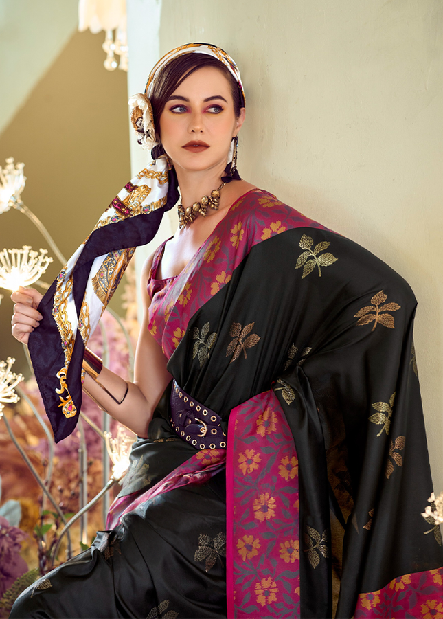 Ikkat Border, Soft silk Contrast pallu Saree (Black)