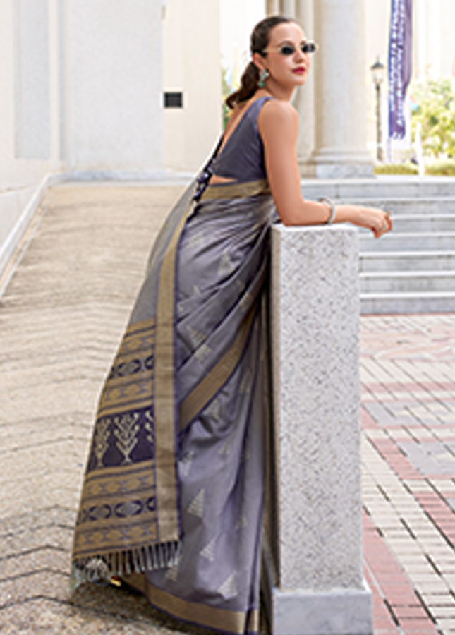 Ikkat Weaving, Reyon silk Contrast pallu Saree (Grey)