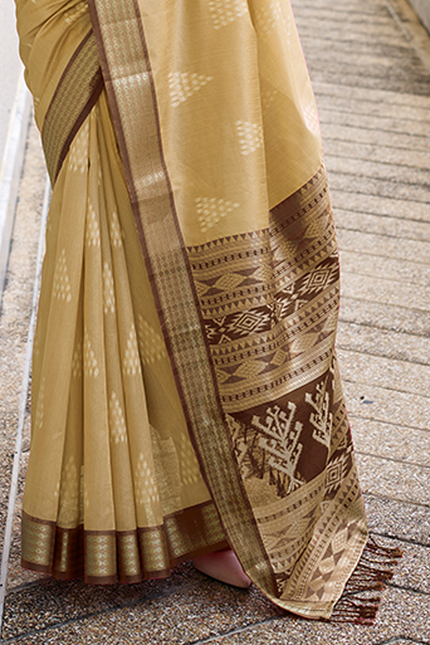 Ikkat Weaving, Reyon silk Contrast pallu Saree (Chiku)