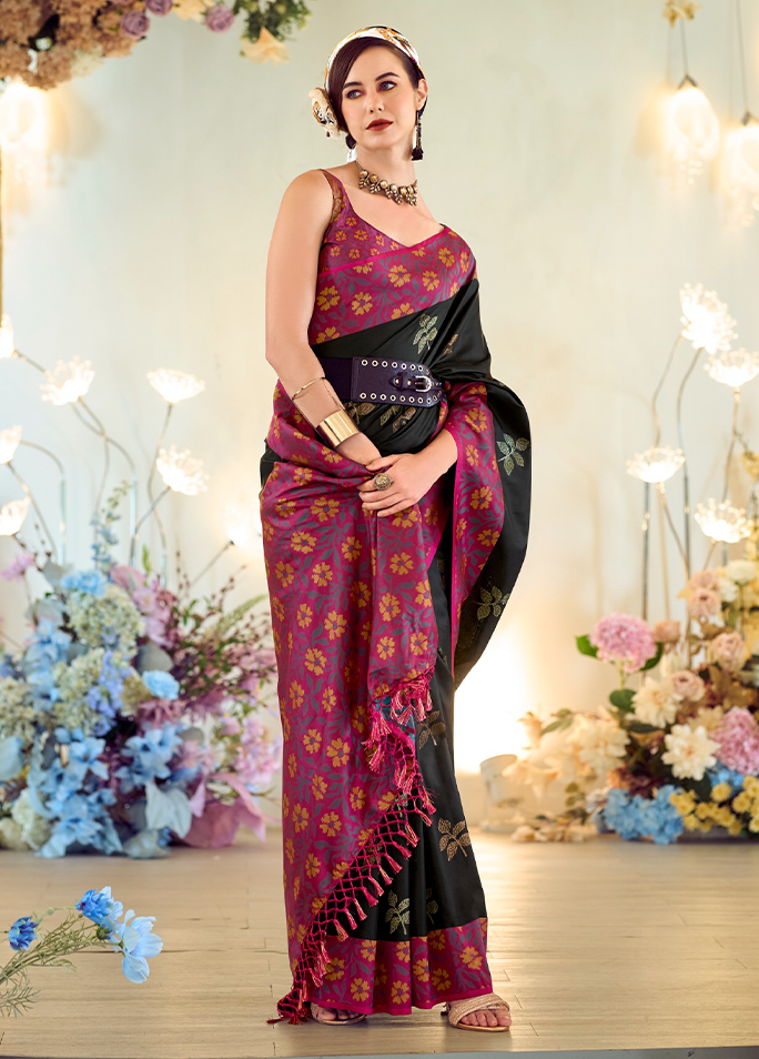 Ikkat Border, Soft silk Contrast pallu Saree (Black)