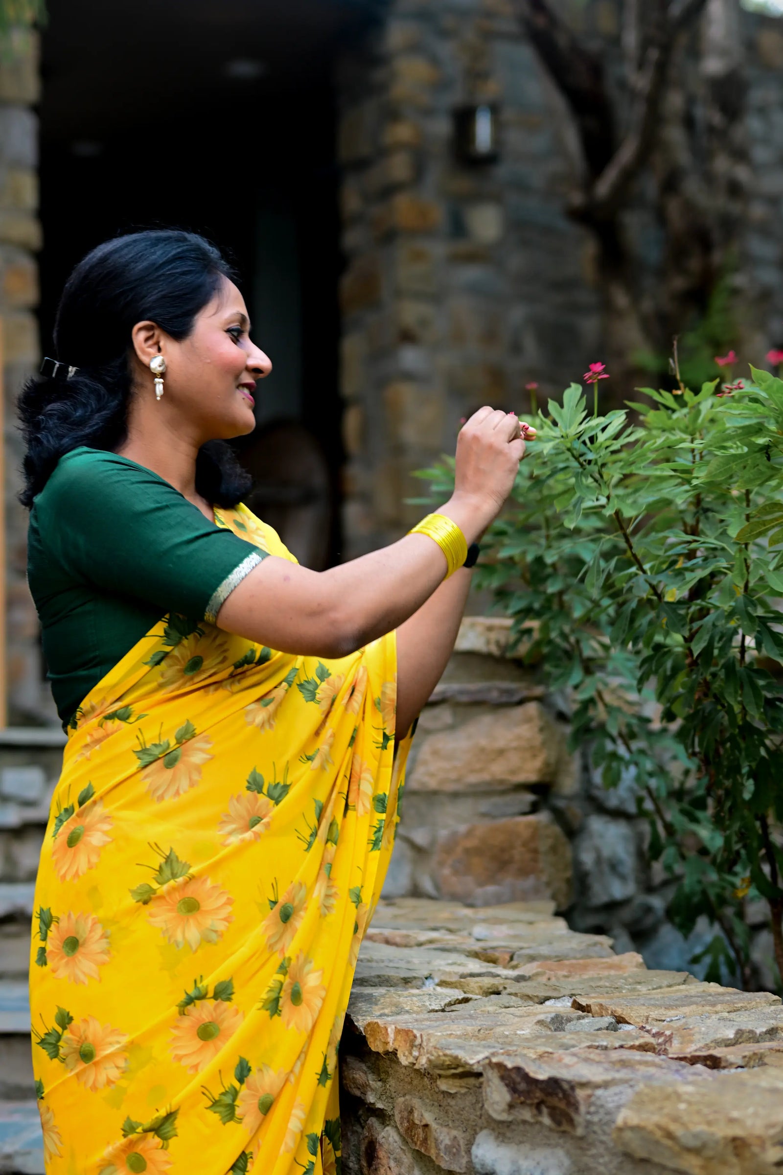 Yellow Floral Printed Weightless Saree, Daily Wear