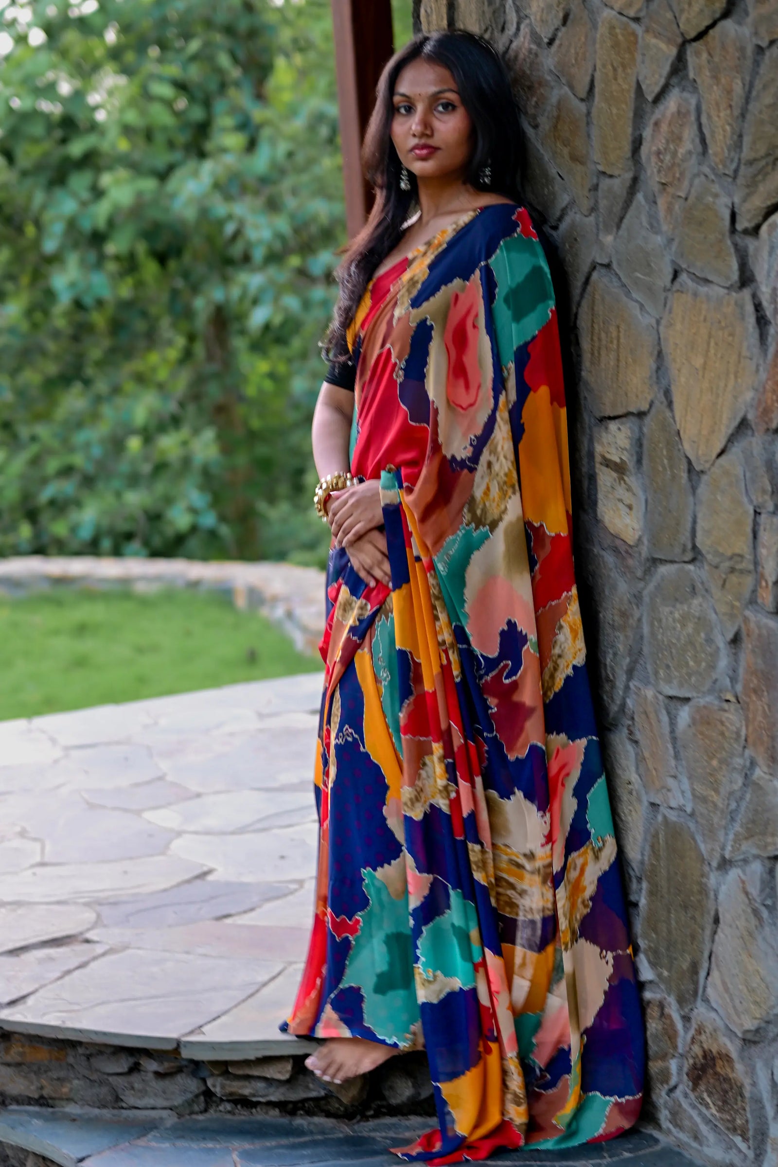 Multicolour Geometric Printed Weightless Saree