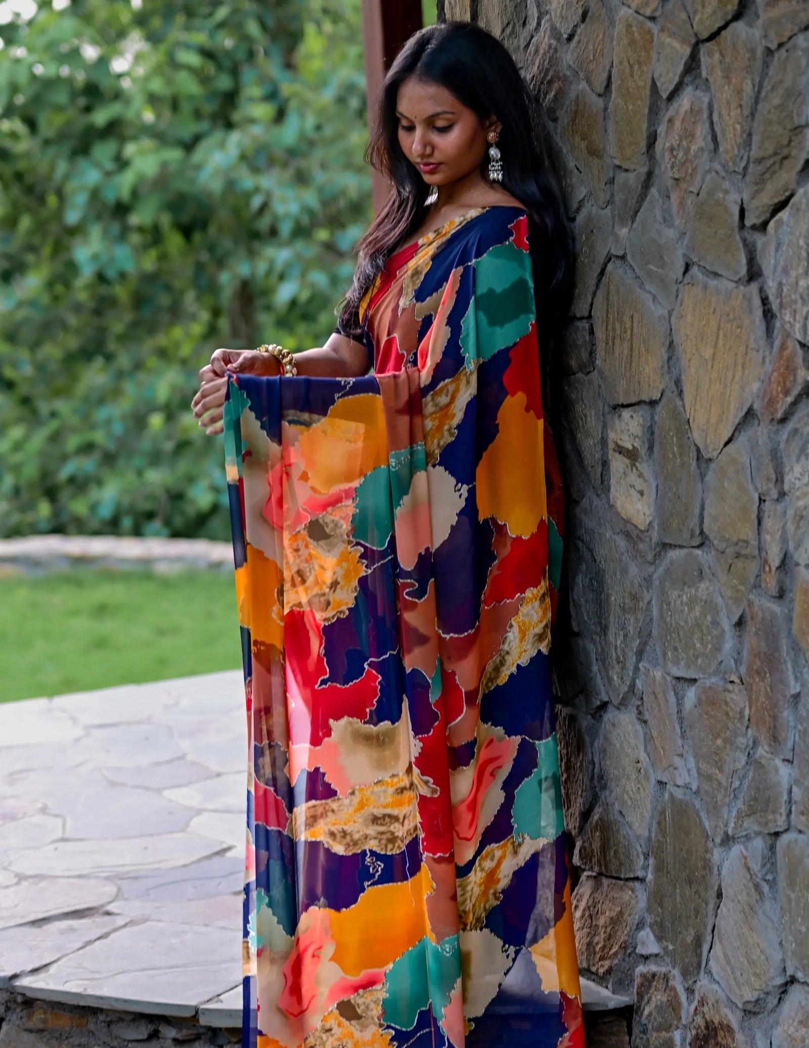 Multicolour Geometric Printed Weightless Saree