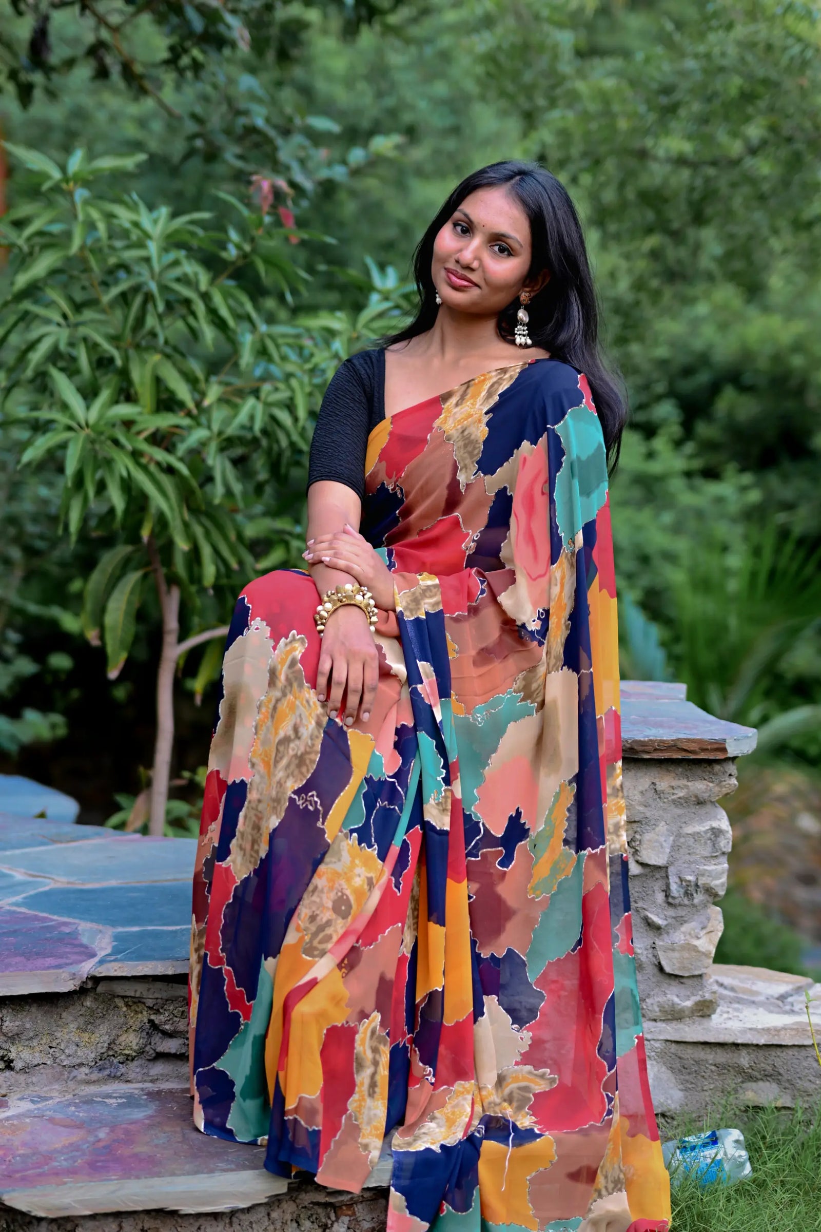 Multicolour Geometric Printed Weightless Saree