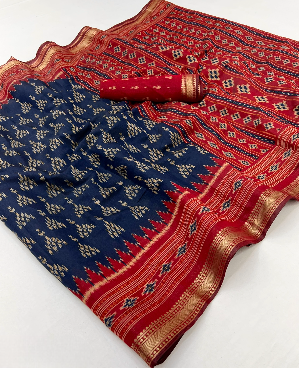 Ikkat Cotton Saree with Patola Pallu & Weaving Border (Blue & Red)