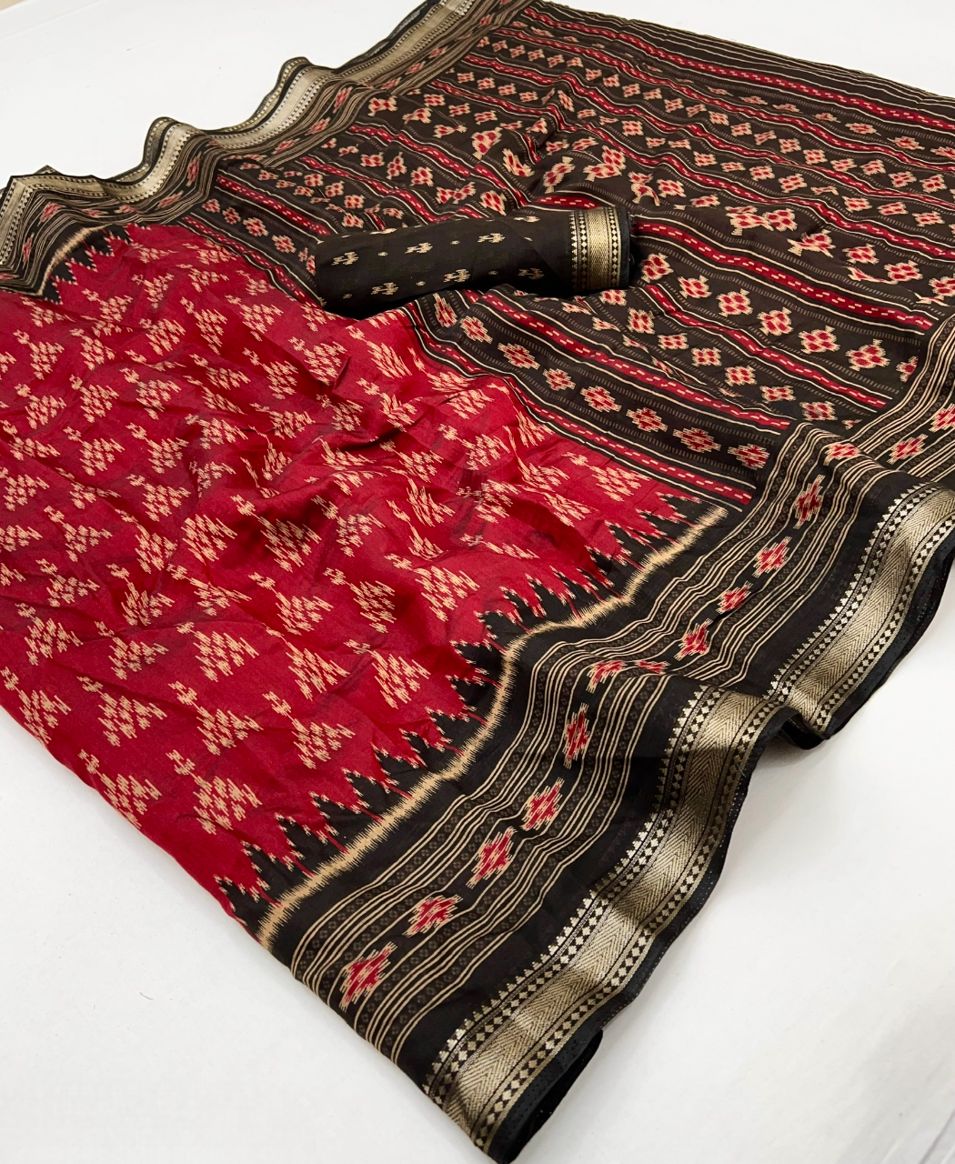 Ikkat Cotton Saree with Patola Pallu & Weaving Border (Maroon & Black)