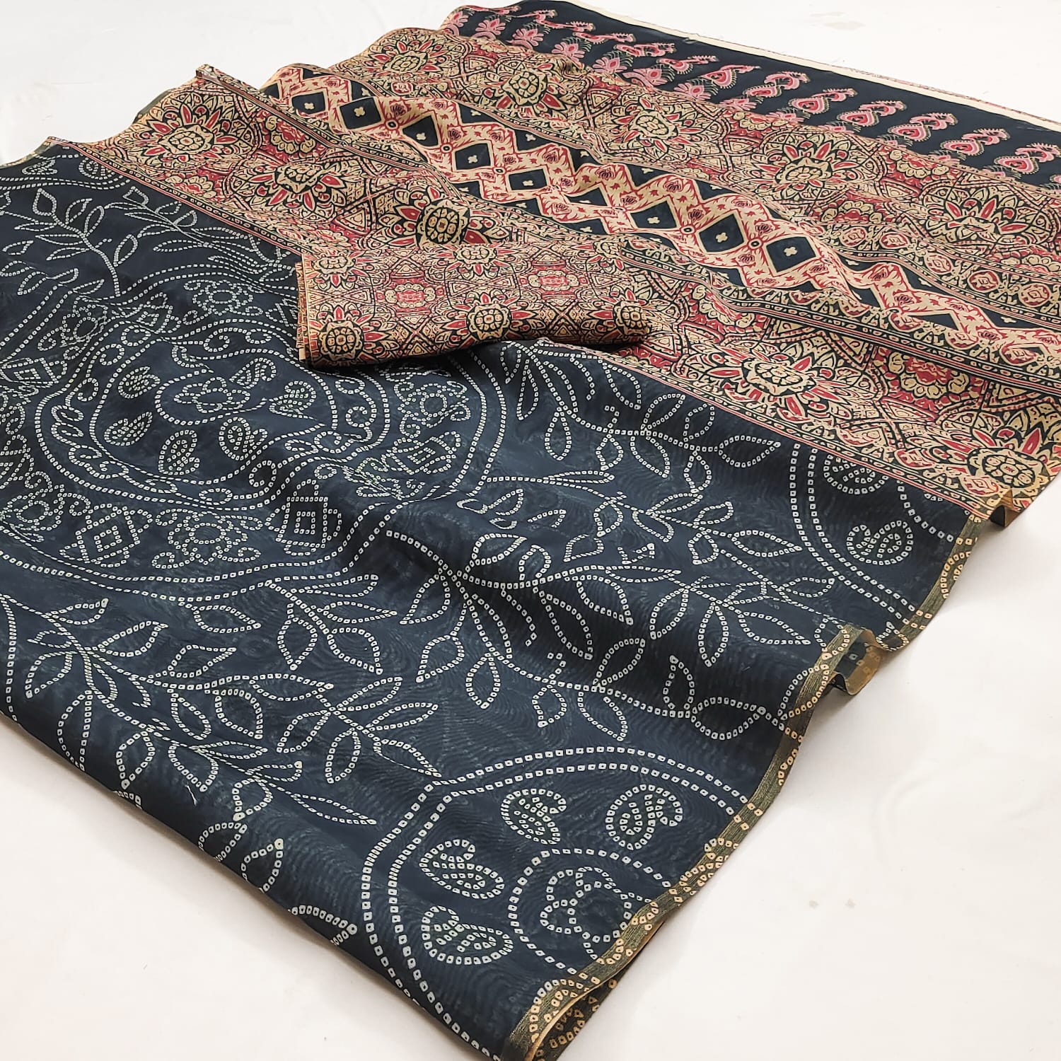 Ajrakh Kalamkari Zari Border Chanderi Saree (Grey)