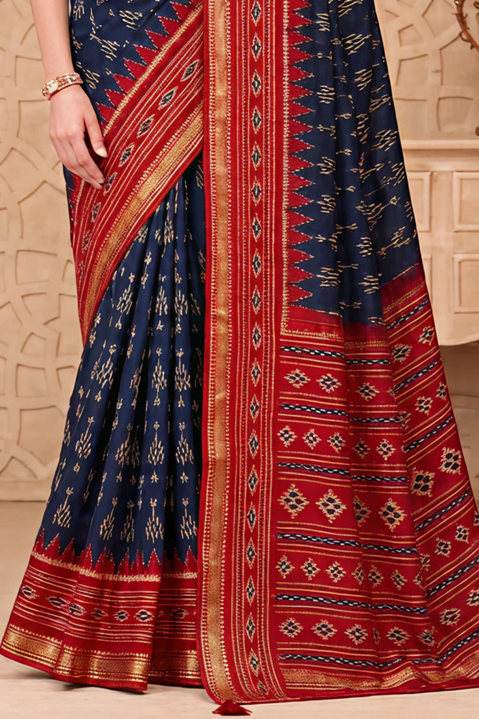 Ikkat Cotton Saree with Patola Pallu & Weaving Border (Blue & Red)