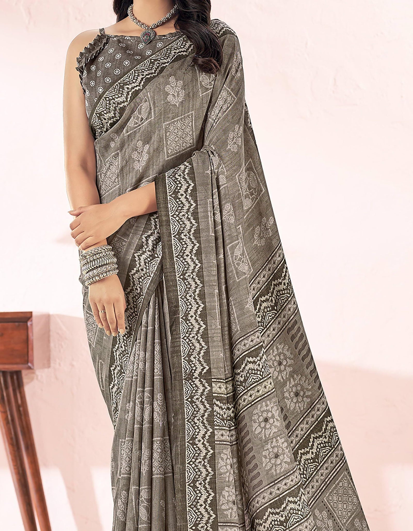 Printed Daily Wear Cotton Silk, Tussar Silk Saree (Grey)