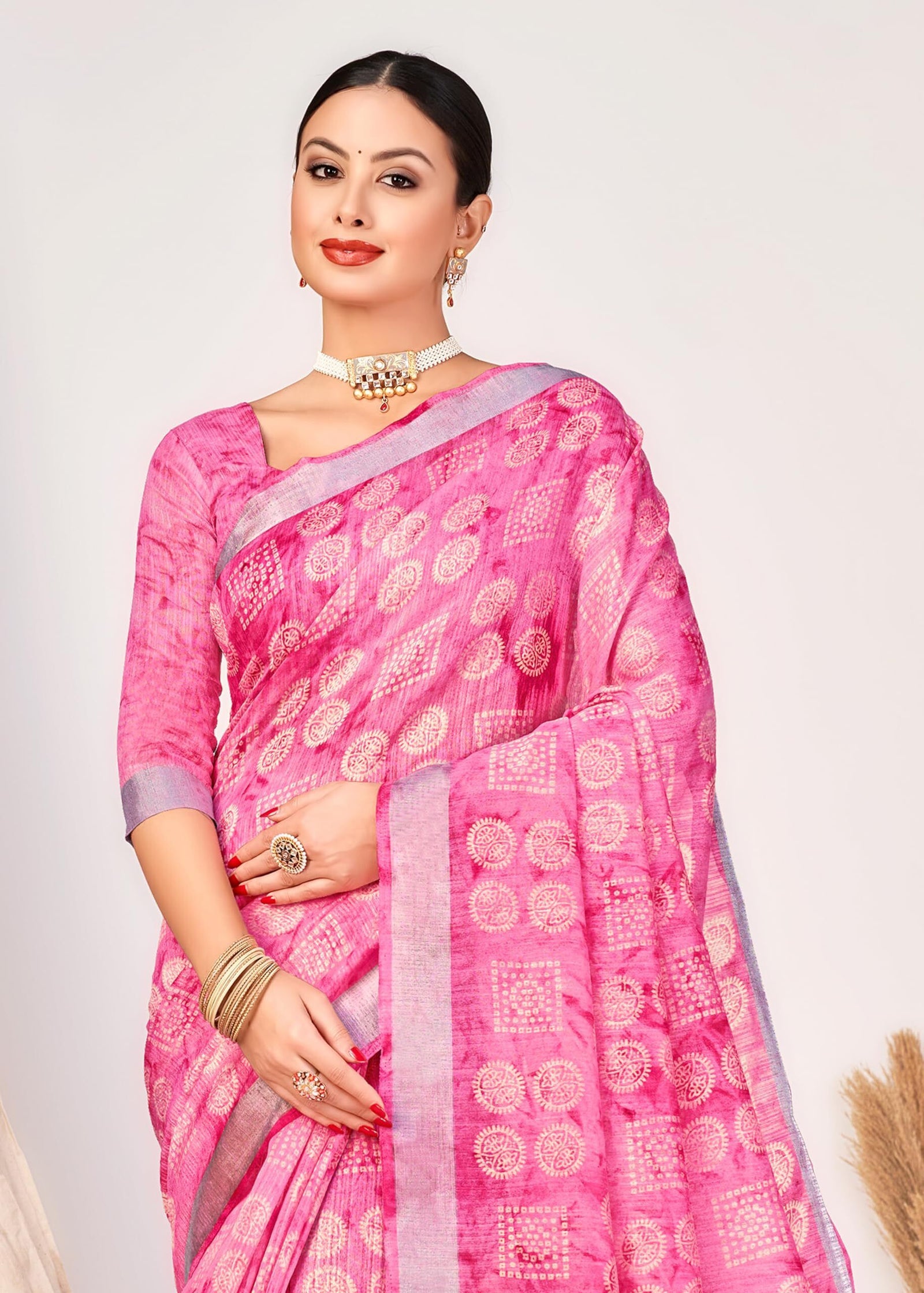 Cotton blend Printed Saree With Tassels (Pink)