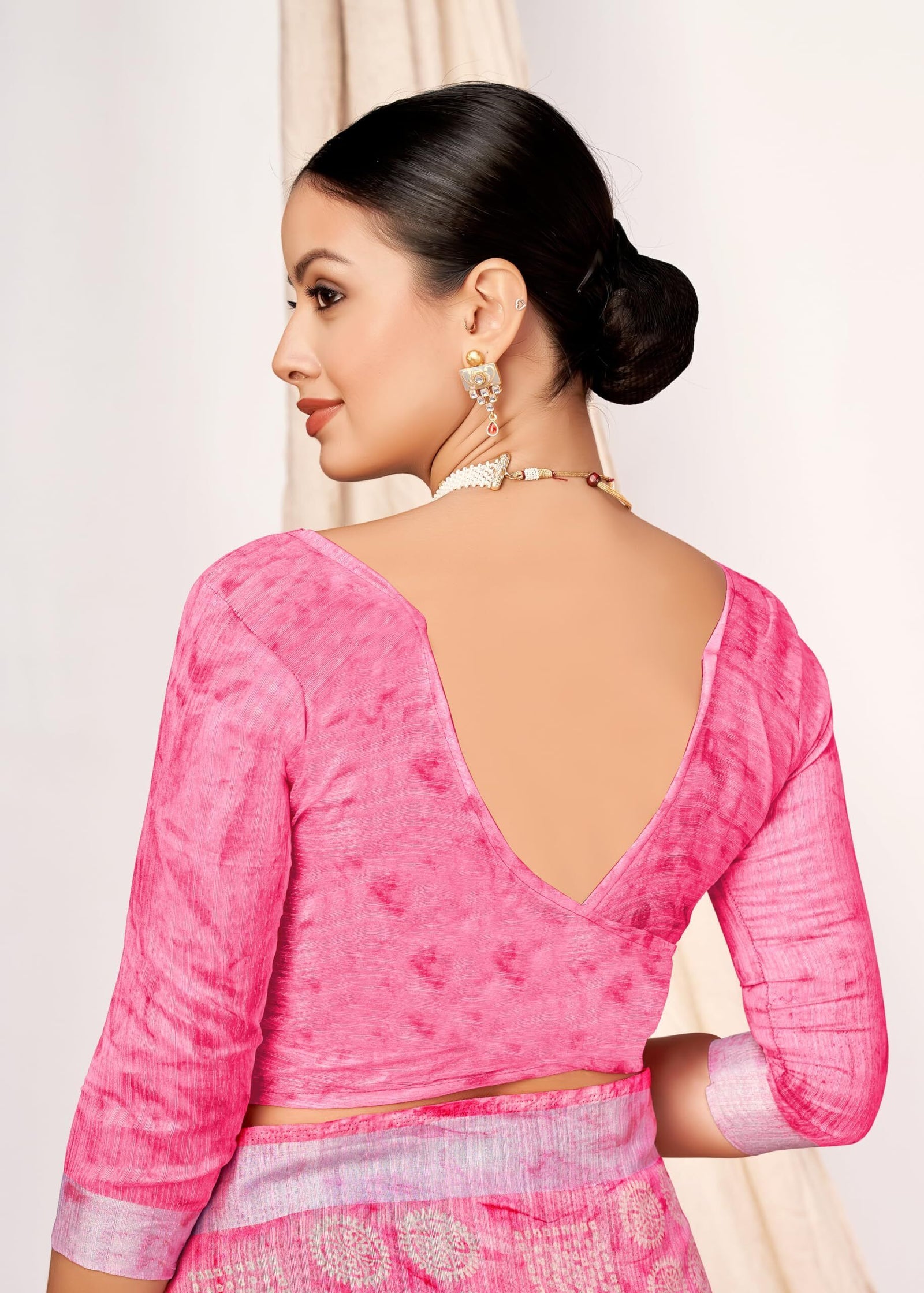 Cotton blend Printed Saree With Tassels (Pink)