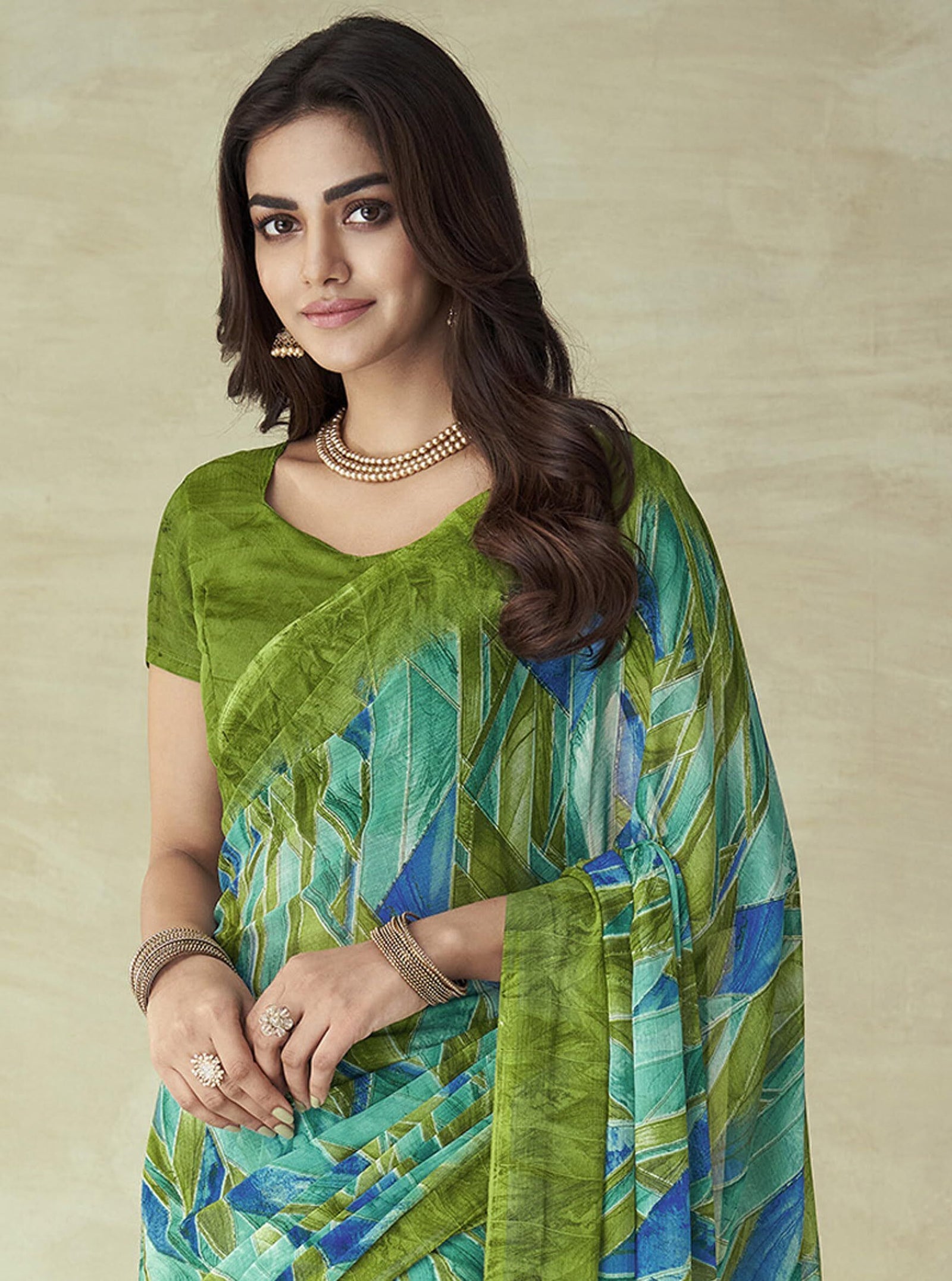 Geometric Print Bollywood Chiffon, Georgette Saree (Green)