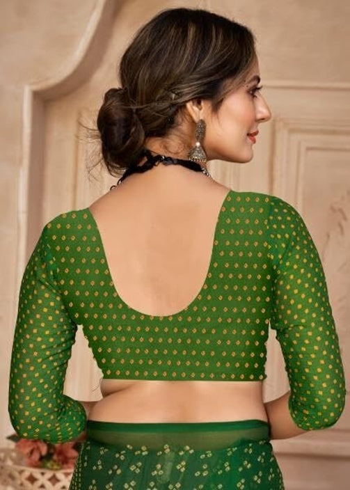 Graphic Print, Printed Bandhani Chiffon, Georgette Saree (Green)