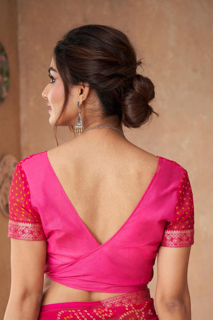 Graphic Print, Printed Bandhani Chiffon, Georgette Saree (Pink)