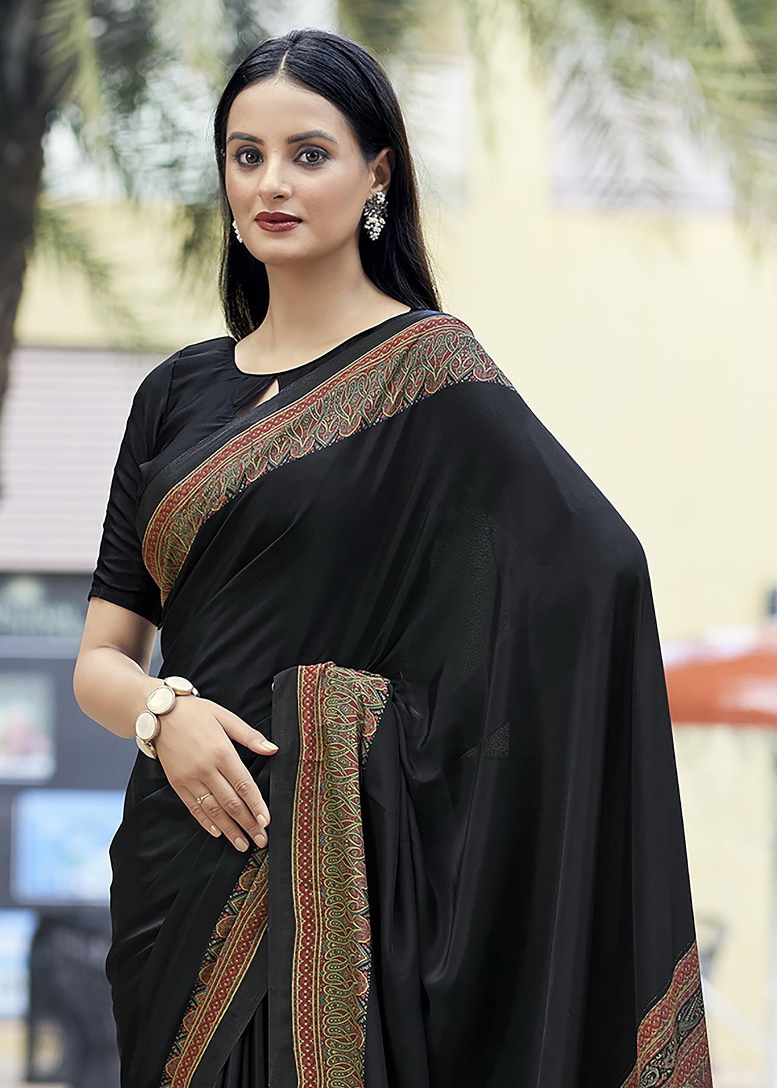 Plain Self Printed, Italian Silk Crape Saree With Contrast Pallu (Black)