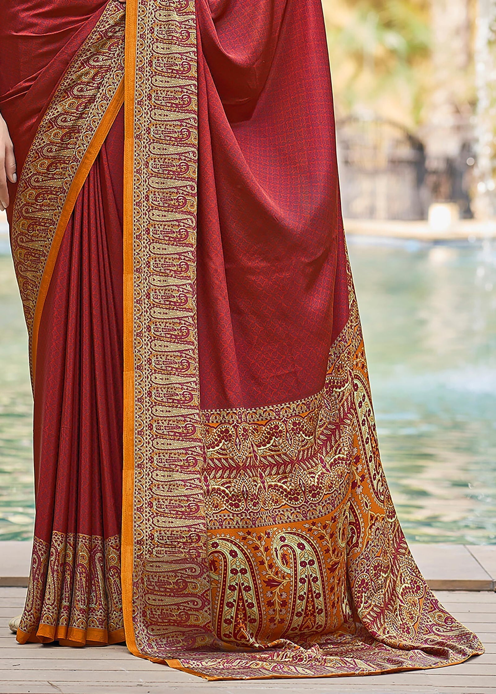 Plain Self Printed, Italian Silk Crape Saree With Contrast Pallu (Red)