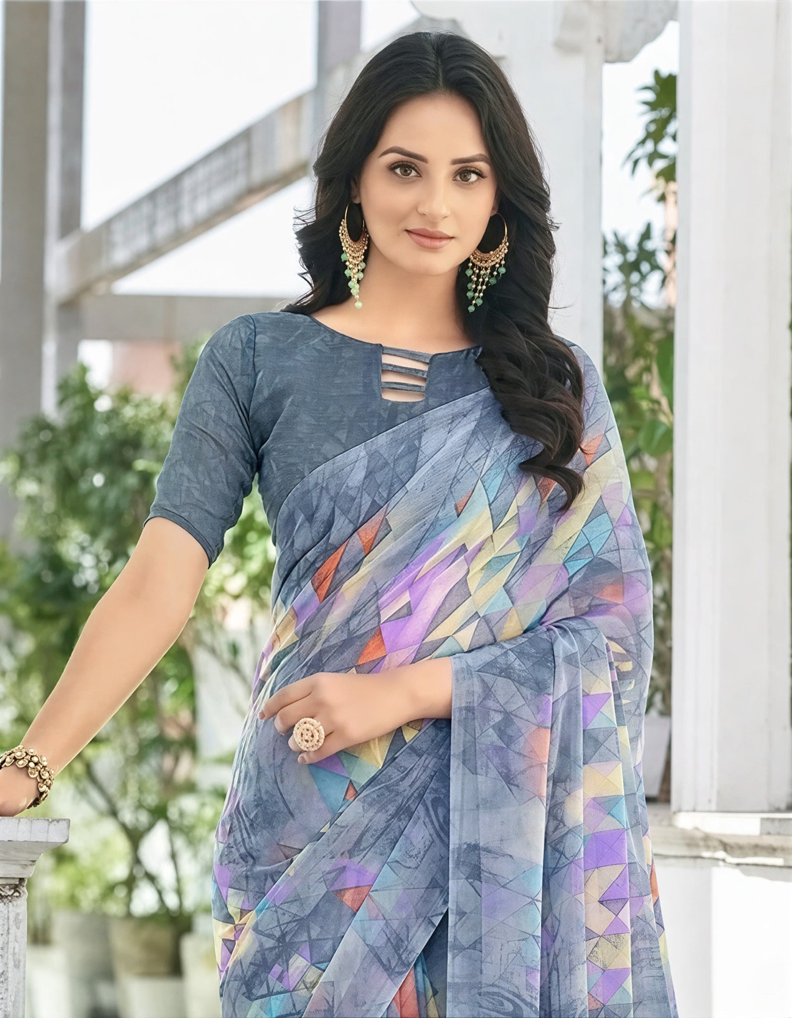 Chiffon Georgette Geometric Print Saree with Blouse Piece (Grey)